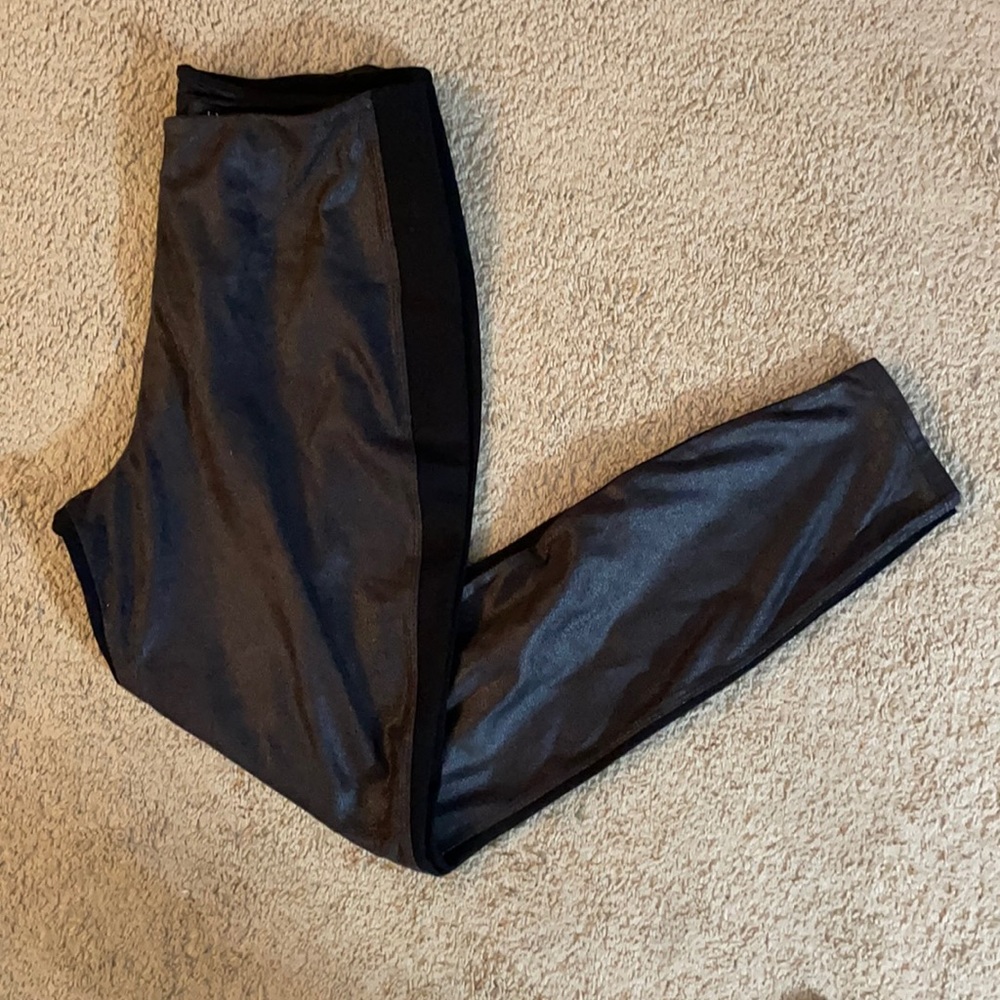 Women’s Lyssé Faux Leather Leggings